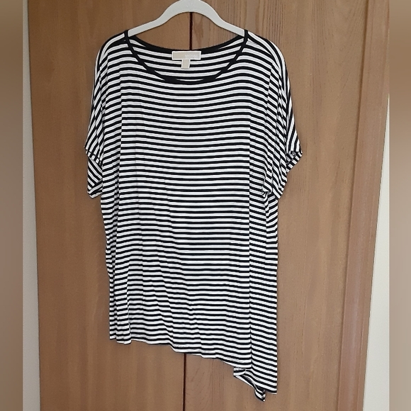 Michael Kors black and white striped asymmetric top - Picture 1 of 11